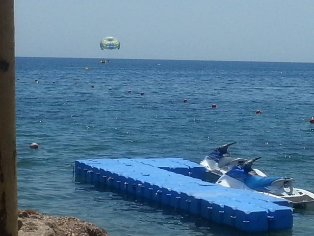 Motos de agua aparcadas